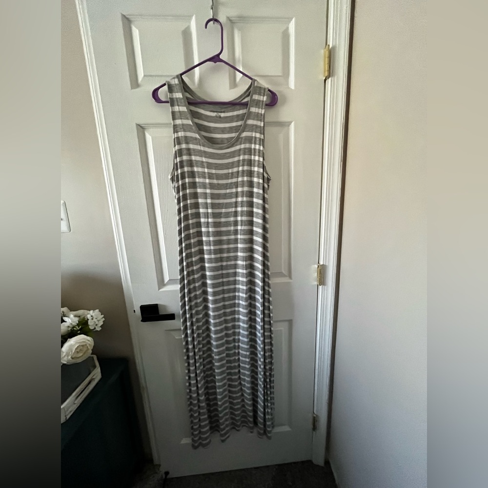 Amazon Essentials Dress - Picture 2 of 3
